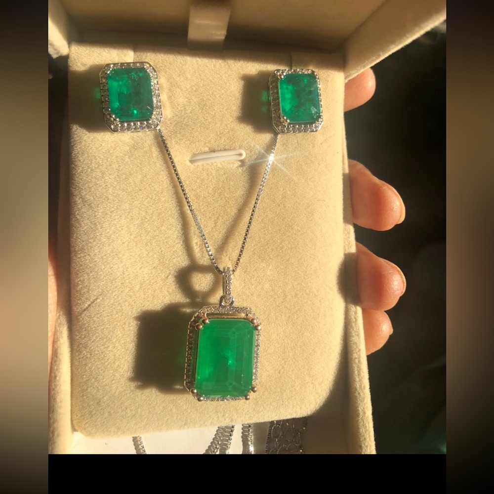 Gorgeous 3CT emerald square silver pendant necklace - Picture 4 of 13
